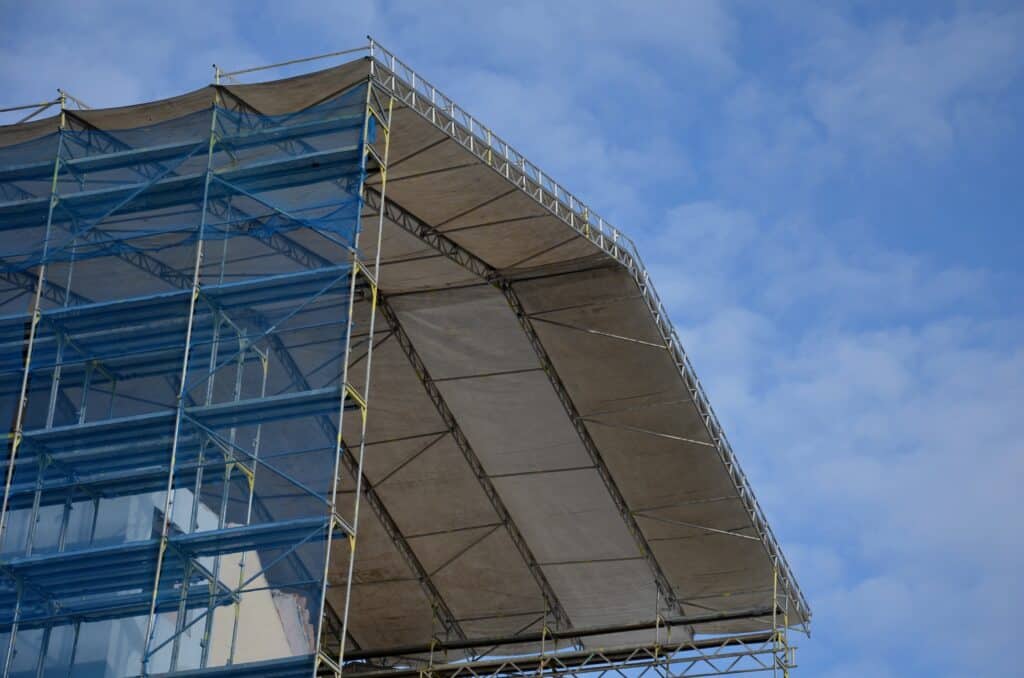 temporary roofing scaffolding
